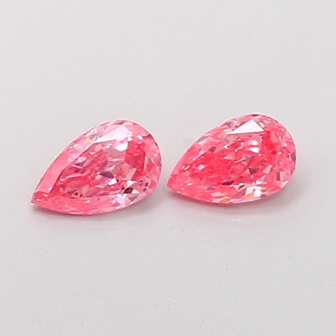 0.28 ct Pear Fancy Vivid Pink Lab-Grown Diamond