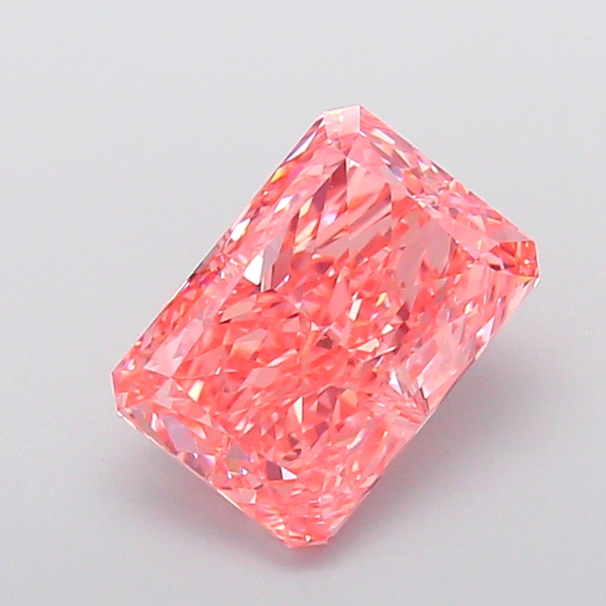 3.00 ct Pink (Vivid) VVS2 Radiant lab-grown diamond