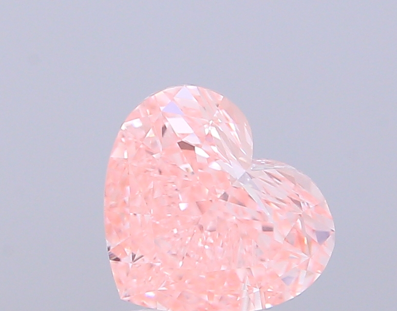 2.02 ct Heart Fancy Vivid Pink VVS2 IGI CVD