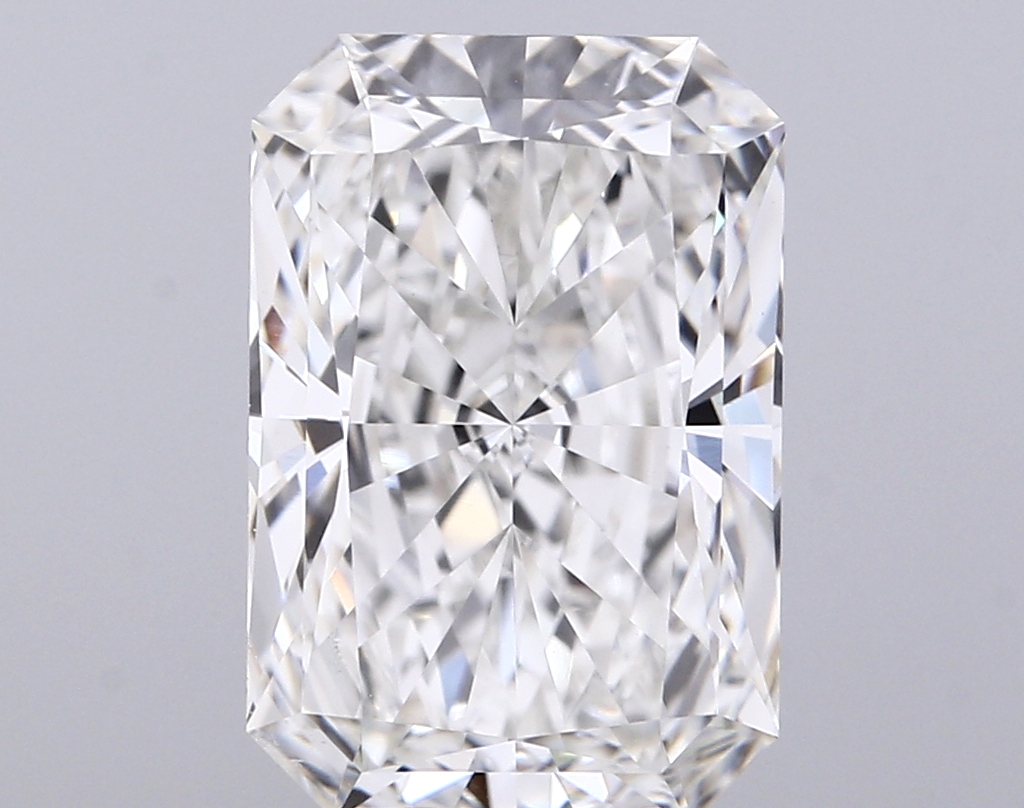 5.06 ct F VVS2 Radiant lab-grown diamond