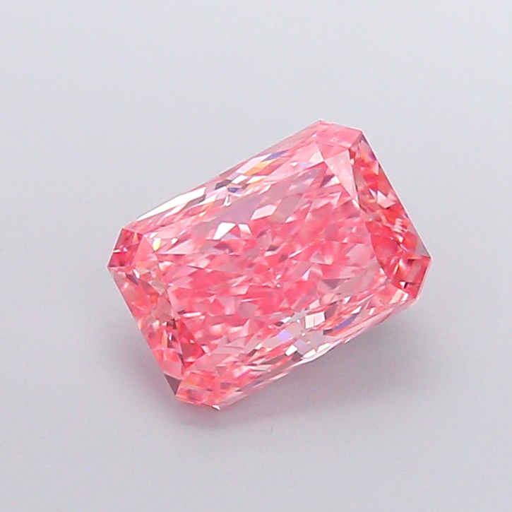 2.60 ct Pink (Vivid) VS1 Radiant lab-grown diamond