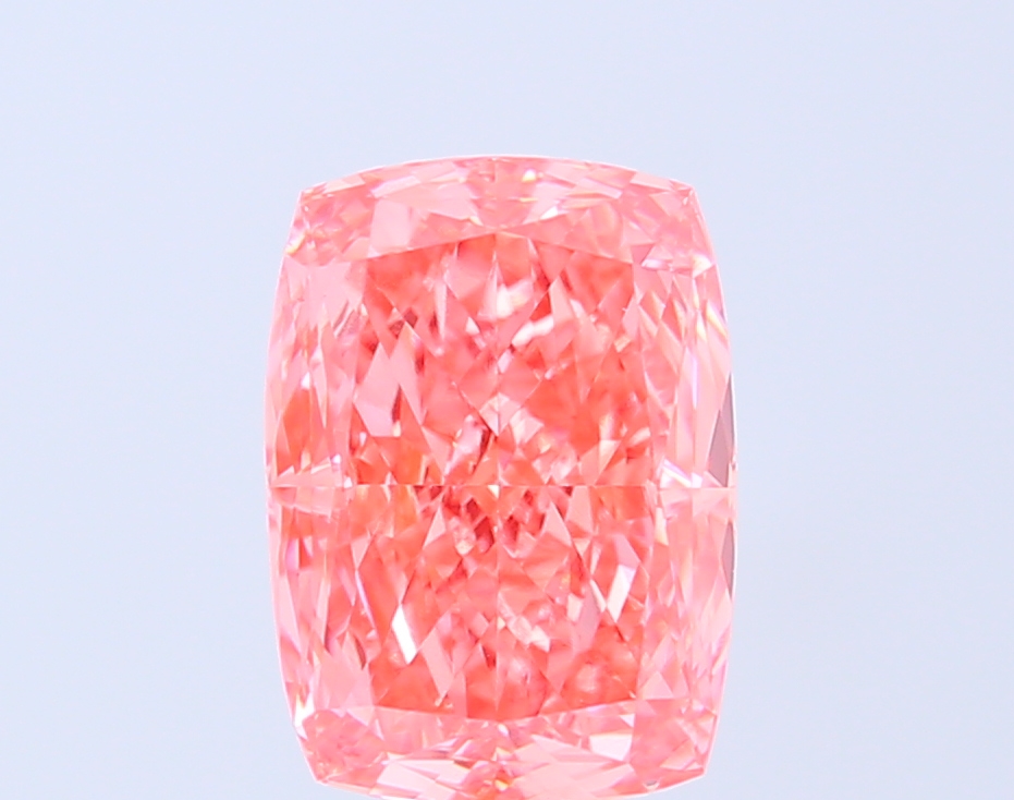 3.93 ct Pink (Vivid) VS1 Cushion lab-grown diamond
