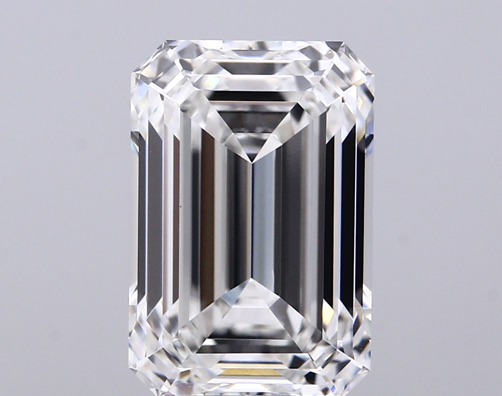 5.04 ct F VVS2 Emerald Cut lab-grown diamond
