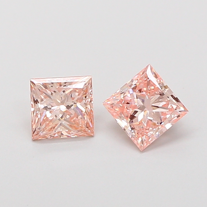 0.11 ct Princess Fancy Vivid Pink Lab-Grown Diamond